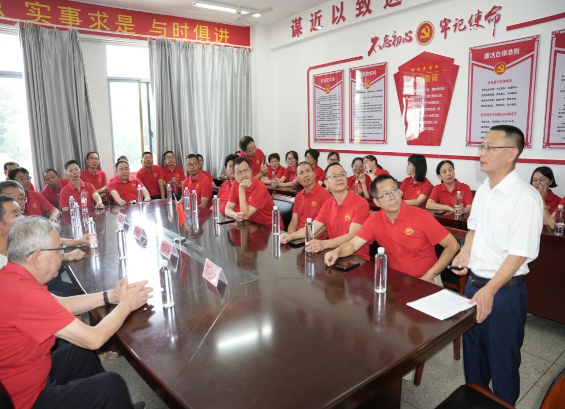 娄底师范136班校友重回暑假期间